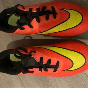 Rare Nike Neymar World Cup soccer / football cleats youth size 2.5